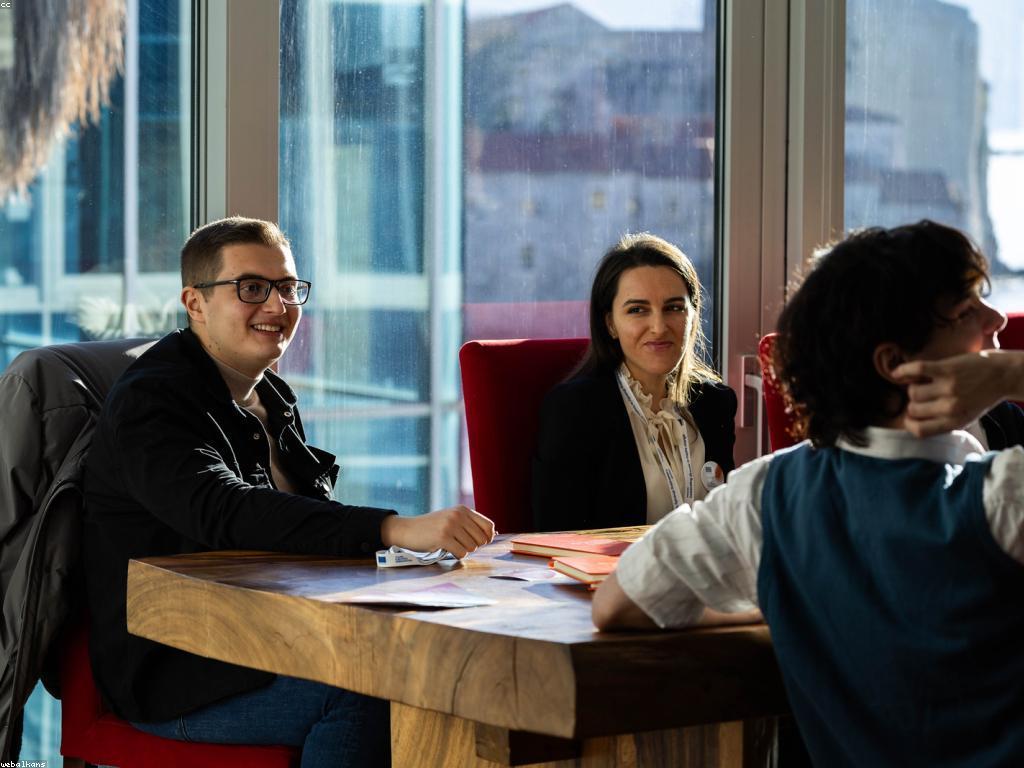 ប្រព័ន្ធសំណាញ់: លក្ខណៈ និងសារៈសំខាន់