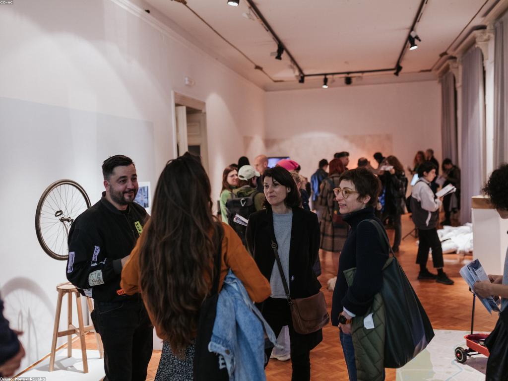 ផលប៉ះពាល់នៃប្រព័ន្ធសំណាញ់ទៅលើសង្គម